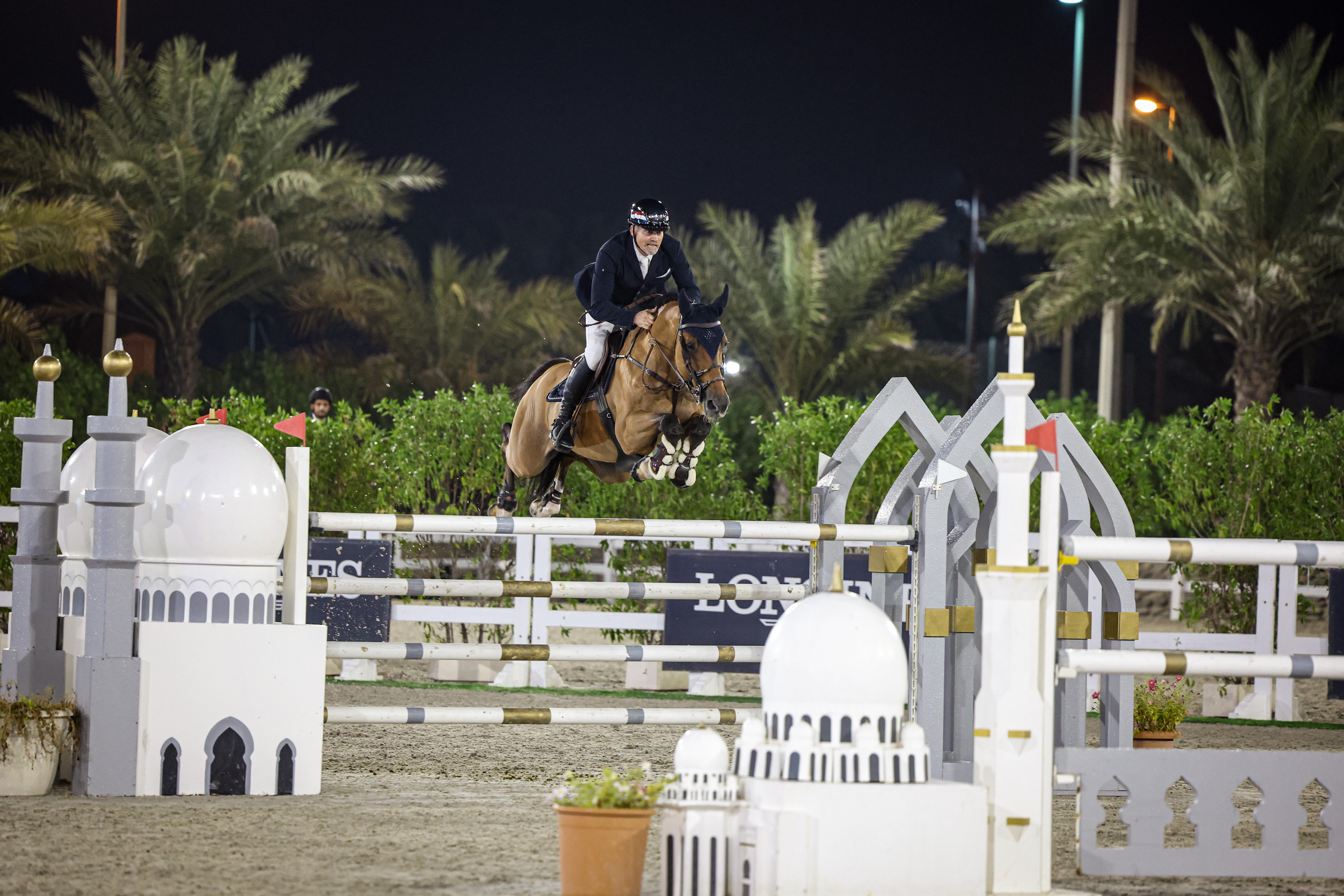 شادي غريب حامل لقب نهائي النسخة 11 لدوري القفز