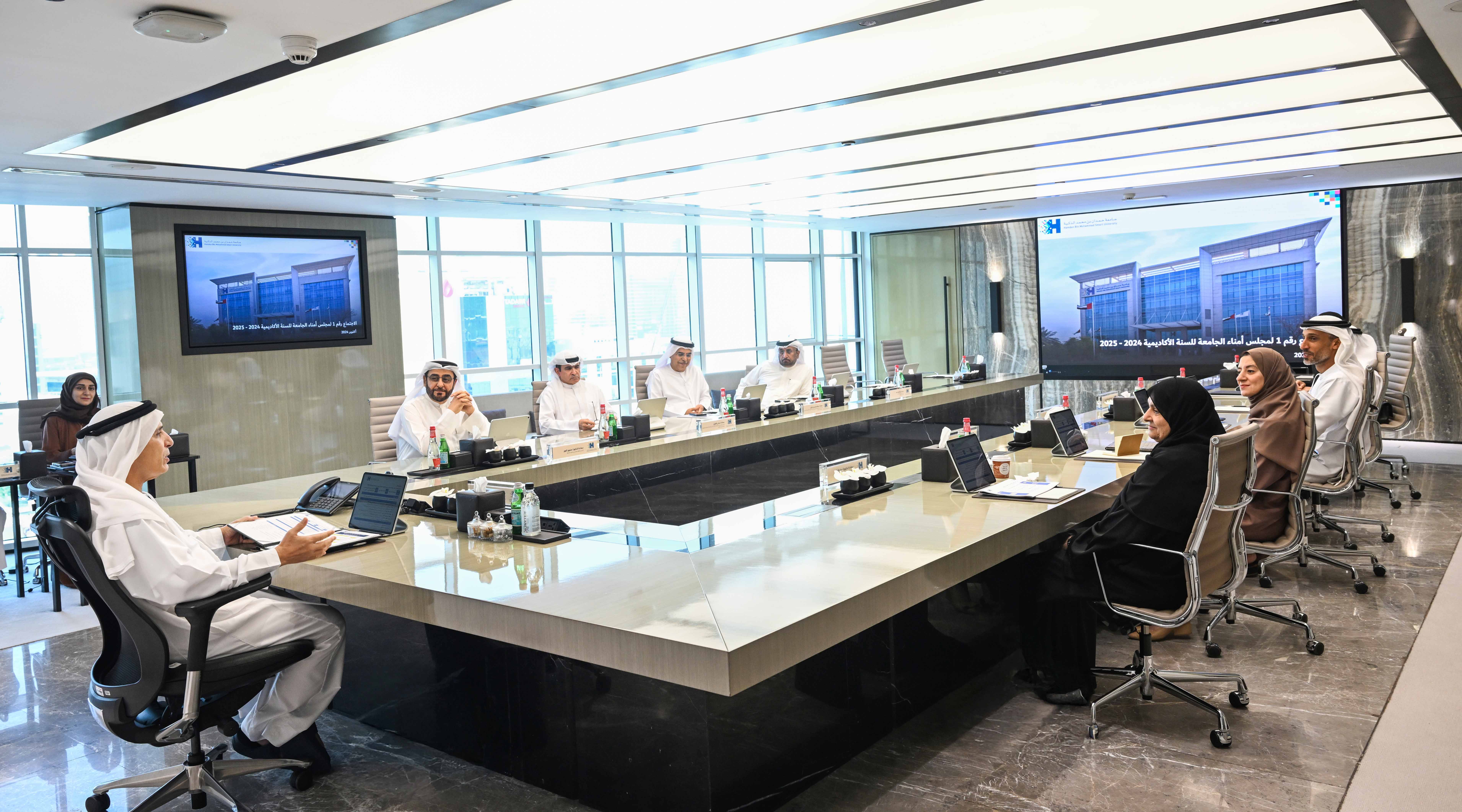 مطر الطاير مترئساً اجتماع مجلس الأمناء 