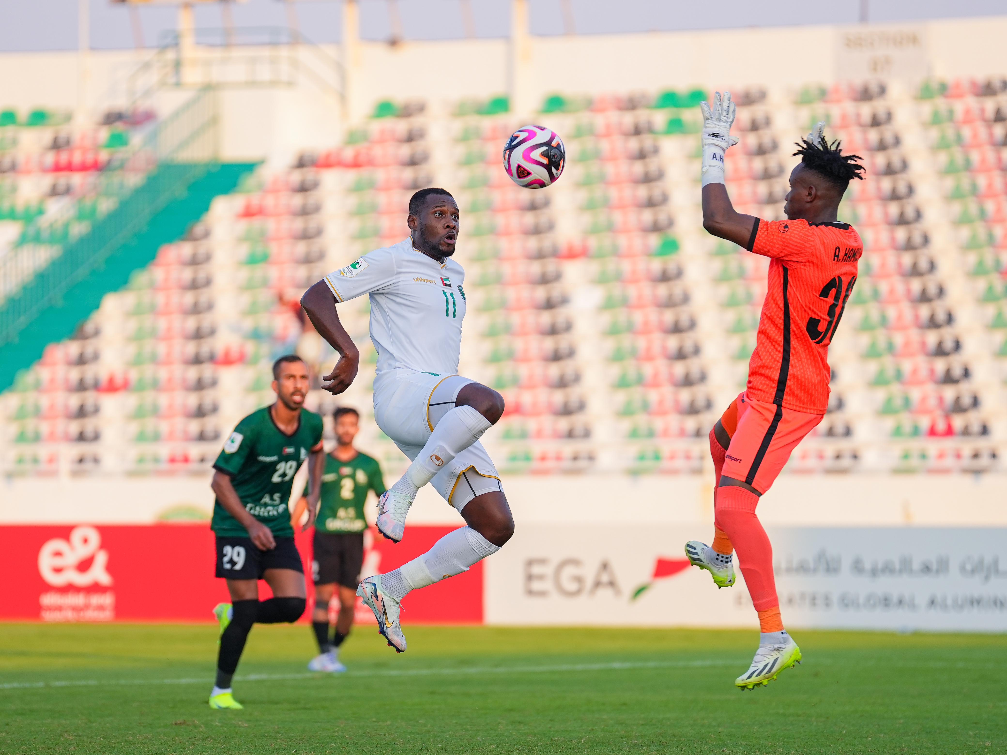 من مباريات دوري الأولى