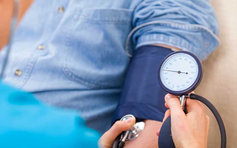 بعض الأطعمة تساعد على خفض ضغط الدم المرتفع بطريقة طبيعية.
