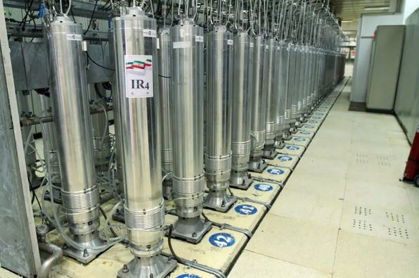 إيران ترد على الوكالة الذرية بتشغيل أجهزة طرد مركزي متطورة