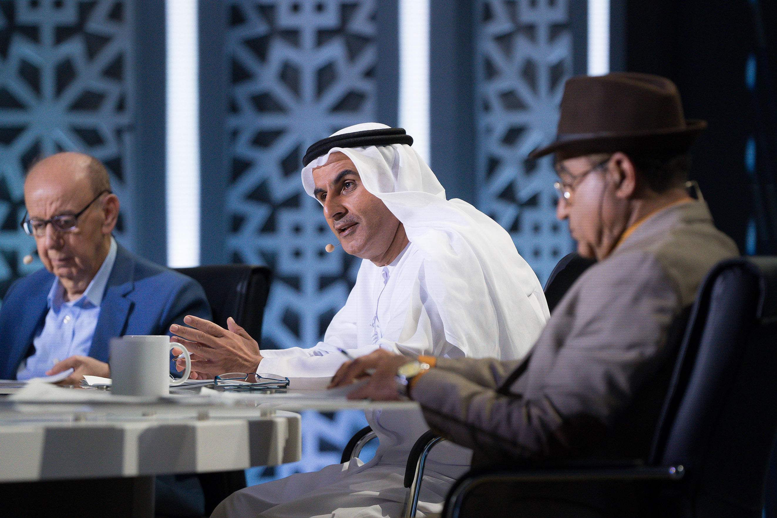 د. علي بن تميم ولجنة تحكيم البرنامج