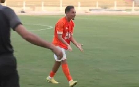 لاعب المنصورة المصري يعتزل كرة القدم بعد اعتدائه على مدربه