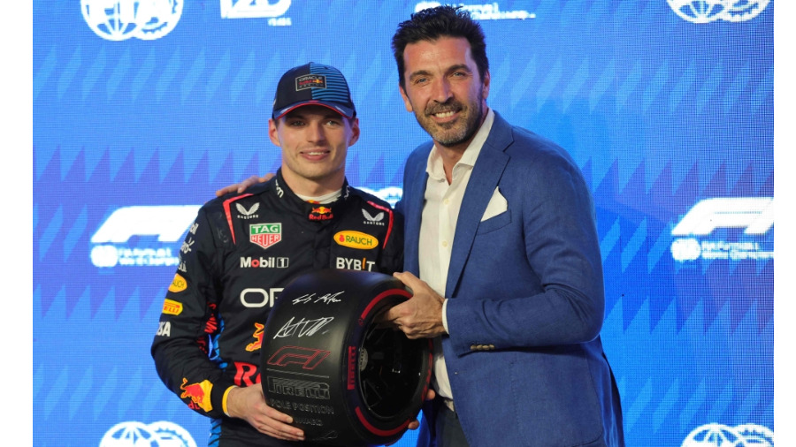 بوفون يطرح كتاب سيرته الذاتية