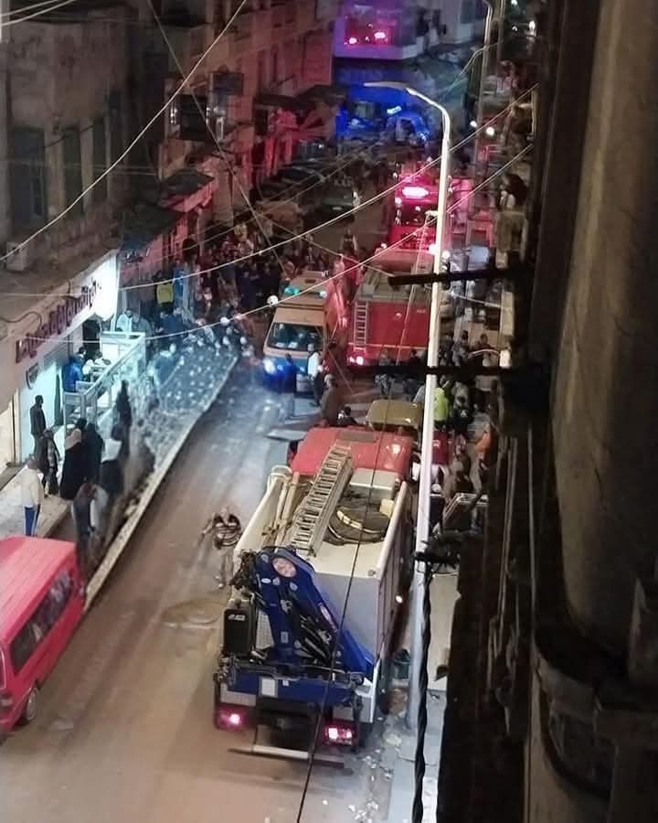 3 قتلى و3 مصابين في حادث انهيار عقار فوق مقهى بالإسكندرية