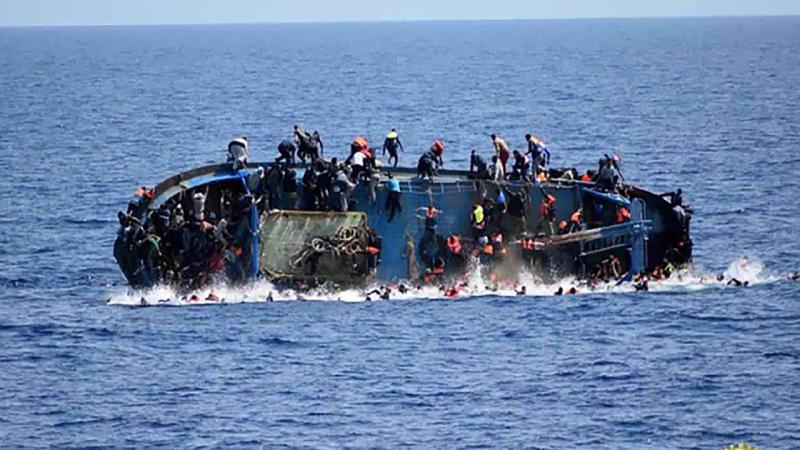غرق 27 مهاجراً وإنقاذ 83 بعد غرق قاربين قبالة تونس