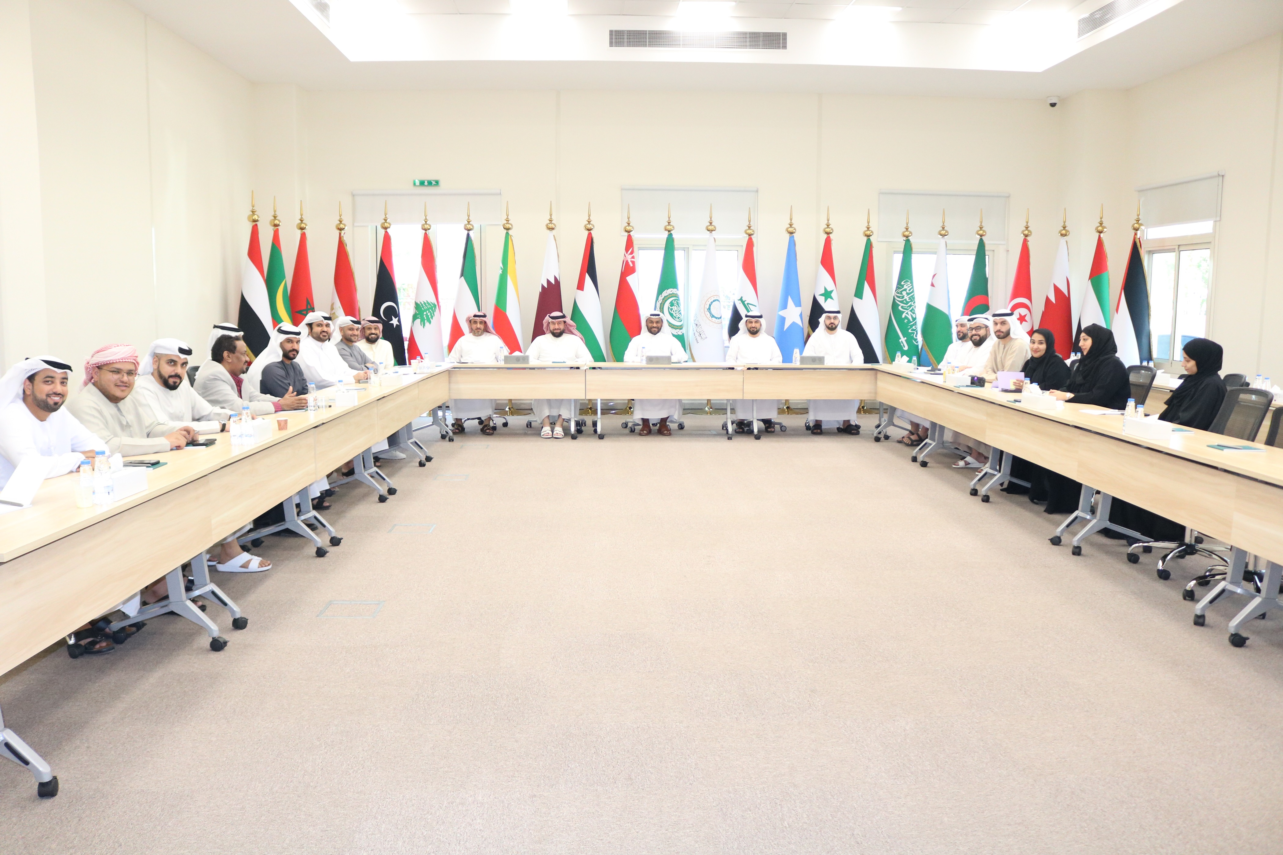 أيمن الباروت خلال ترؤس الاجتماع