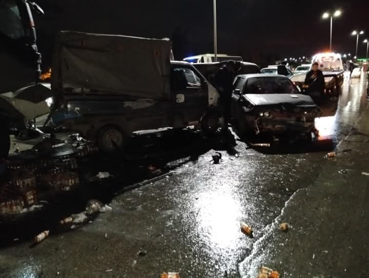 إصابة 10 أشخاص في تصادم 11 مركبة بالجزائر