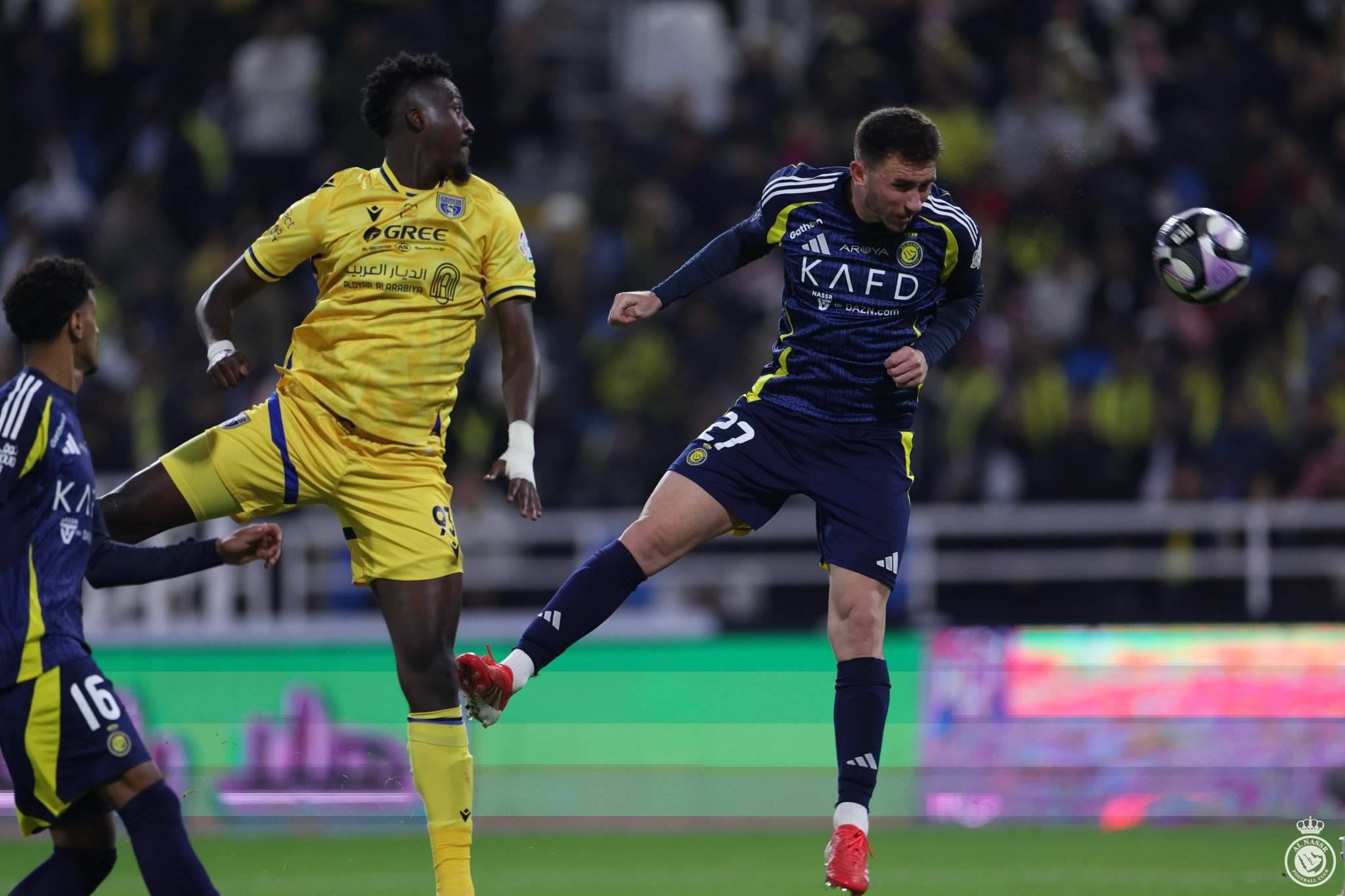 من مباريات الدوري السعودي