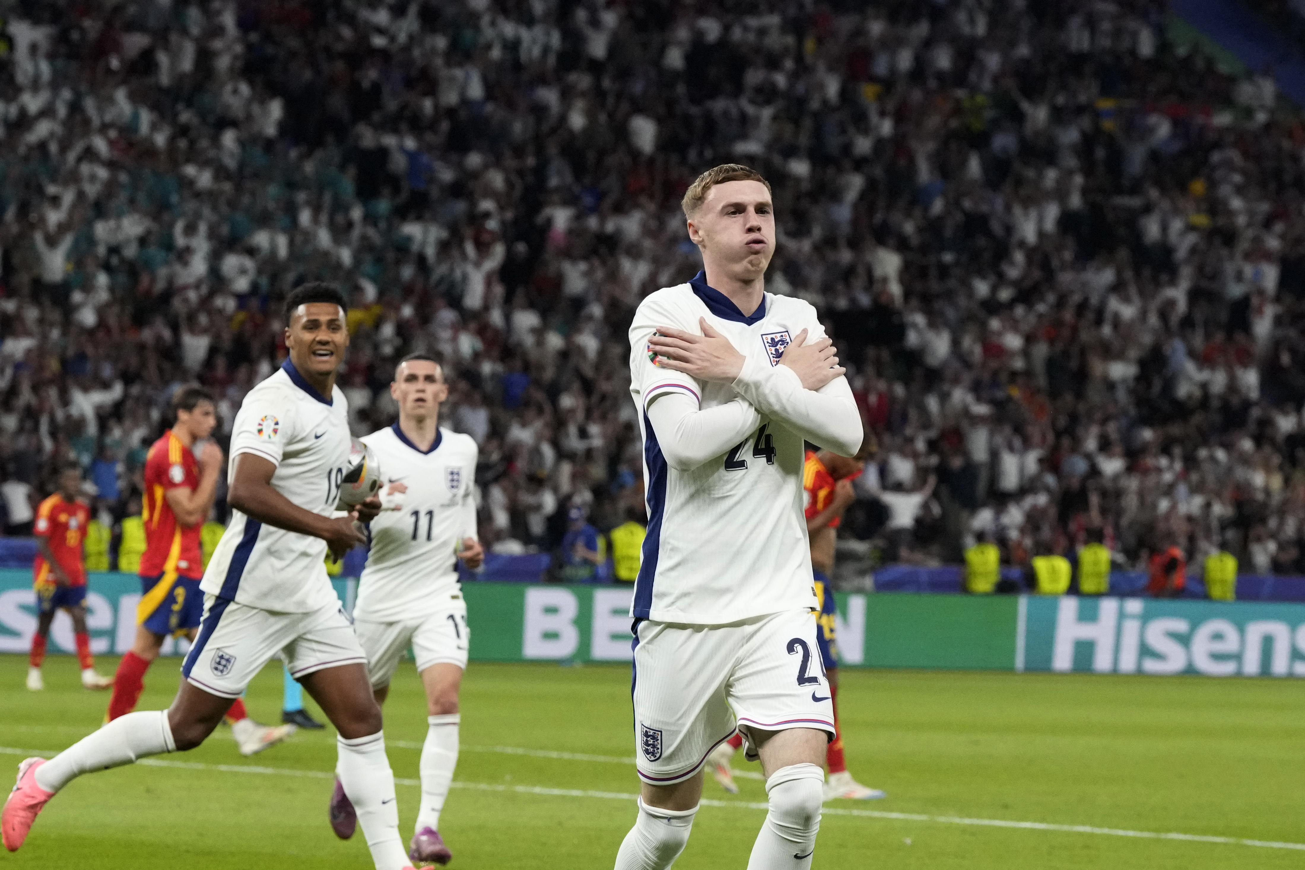 بالمر باحتفالية البرد مع المنتخب