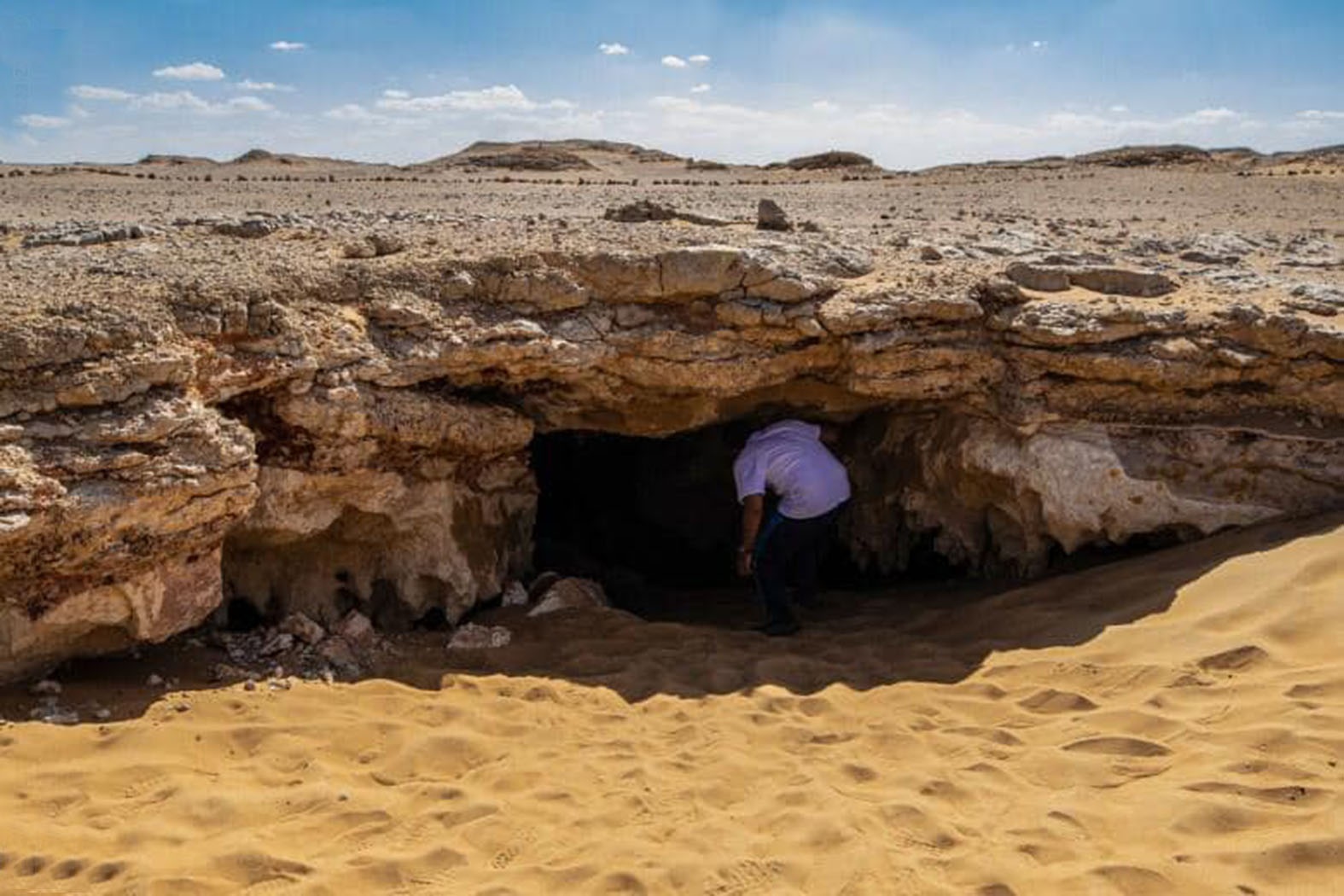 كهف الجارة.. تاريخ ما قبل التاريخ فى صحراء مصر