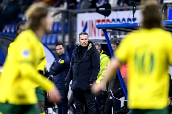 خطأ تحكيمي «غريب» يضع الاتحاد الهولندي لكرة القدم في مأزق