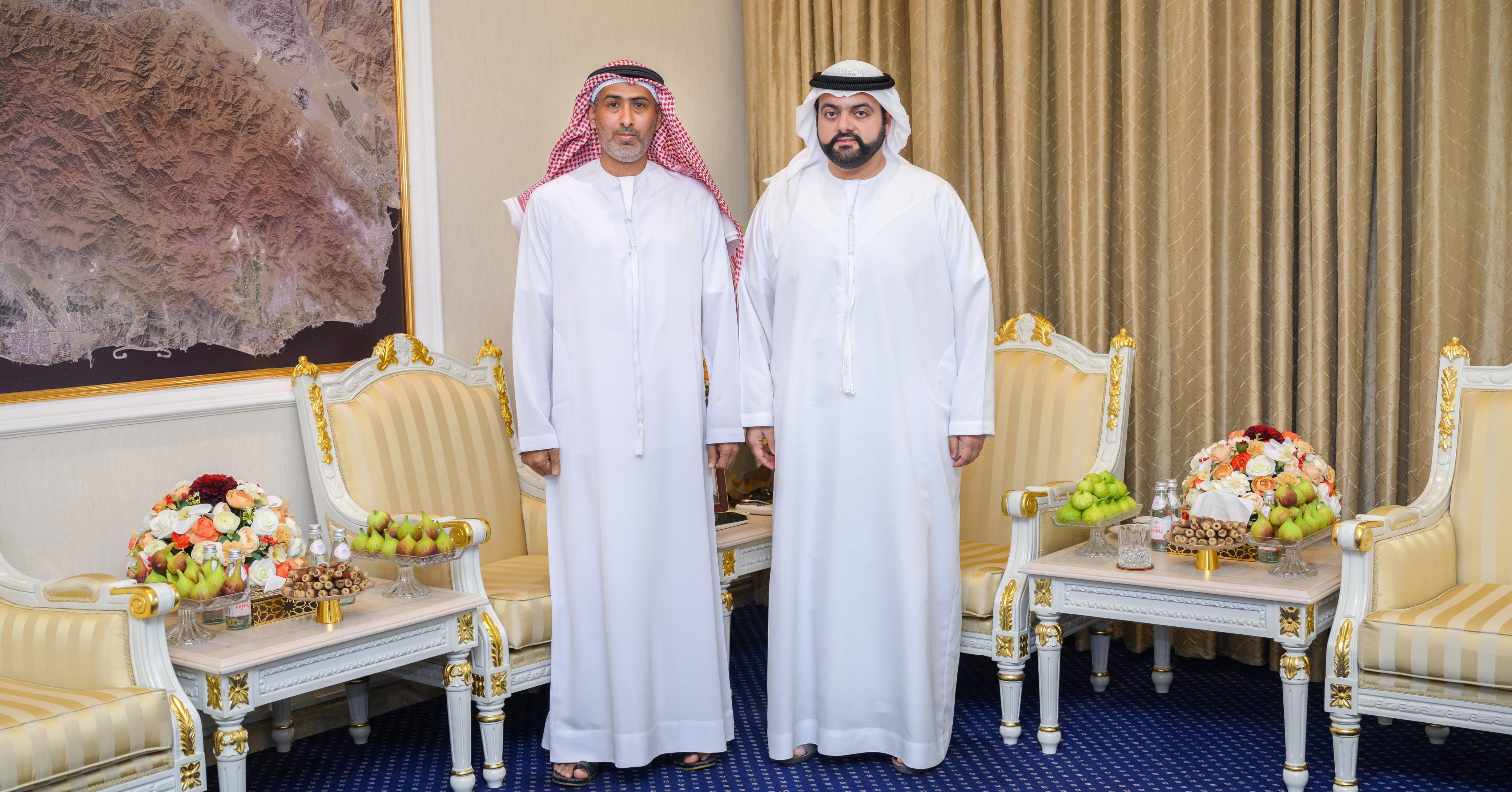 محمد بن حمد والمتسابق علي السويدي