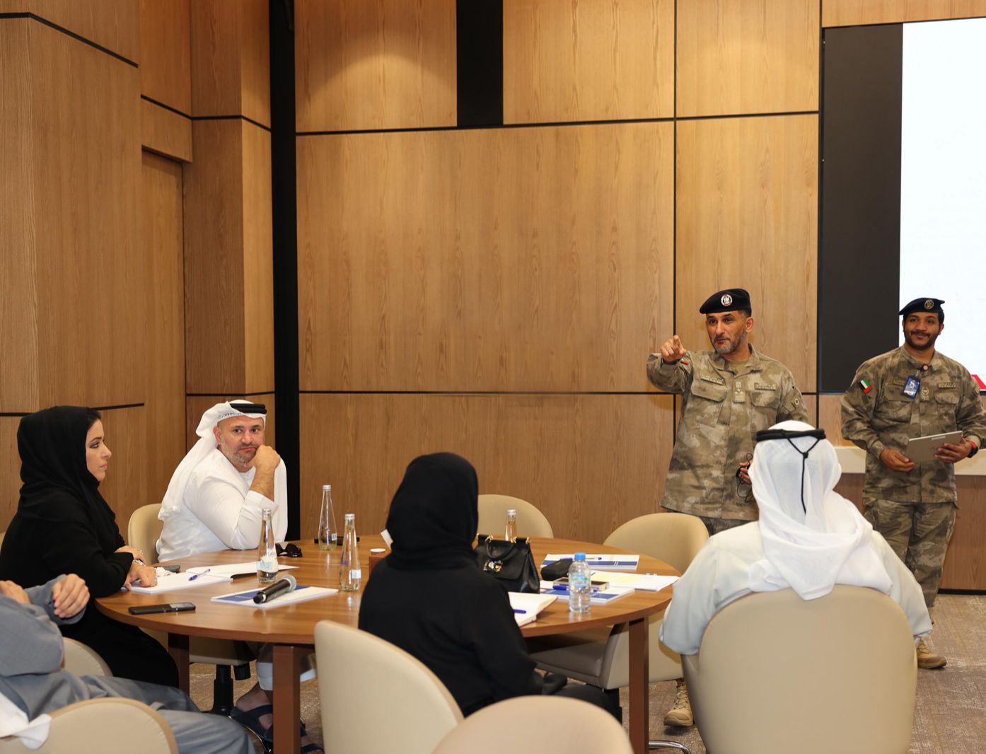 شرطة أبوظبي تنفذ تمريناً لرفع الجاهزية وتعزيز الاستجابة