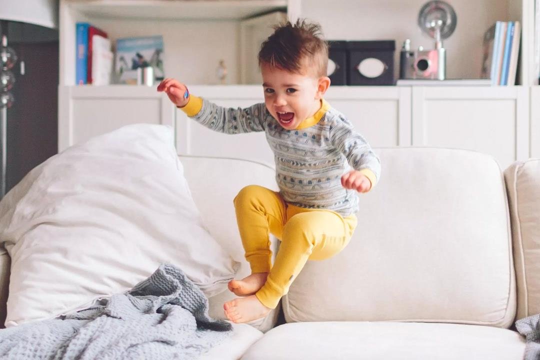 طفل يعاني فرط الحركة 