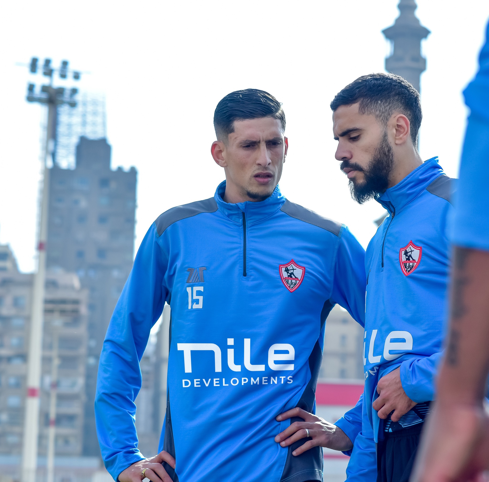 الدوري المصري.. بيراميدز يحلق والزمالك يتسلح بالصفقات ومعلول يعود للأهلي