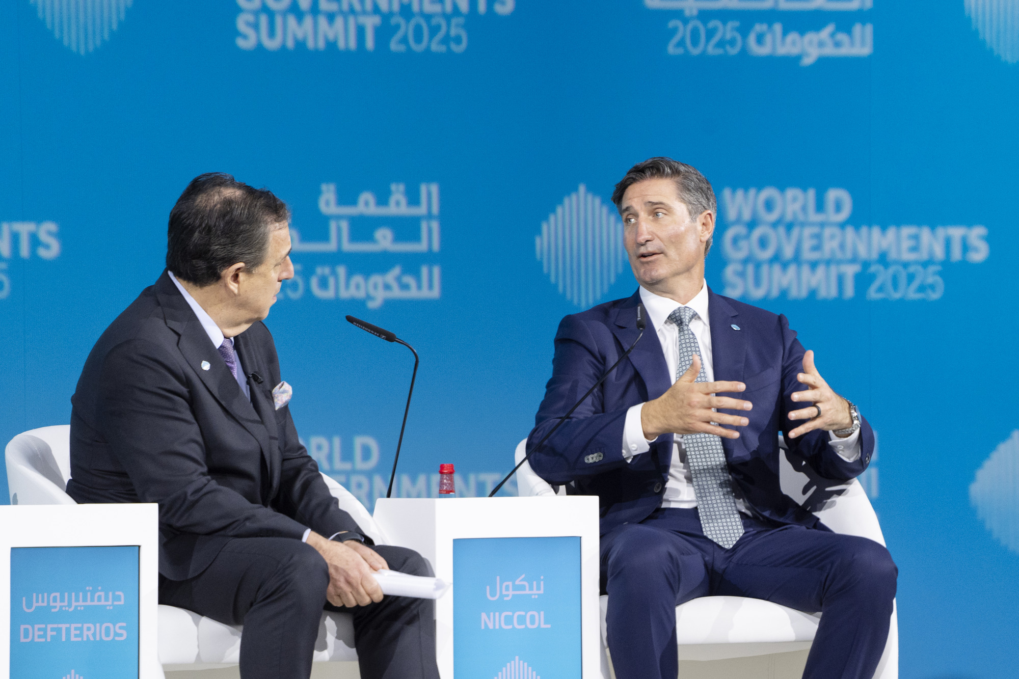 براين نيكول وجون ديفتيريوس