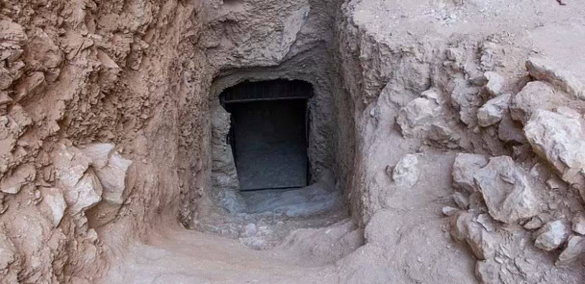 خمسة أدلة مذهلة قادت لاكتشاف مقبرة الملك تحتمس الثاني