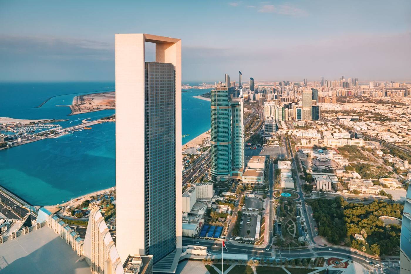 الإمارات تقود اقتصاد المستقبل وإعادة تشكيل خريطة الاستثمار العالمي