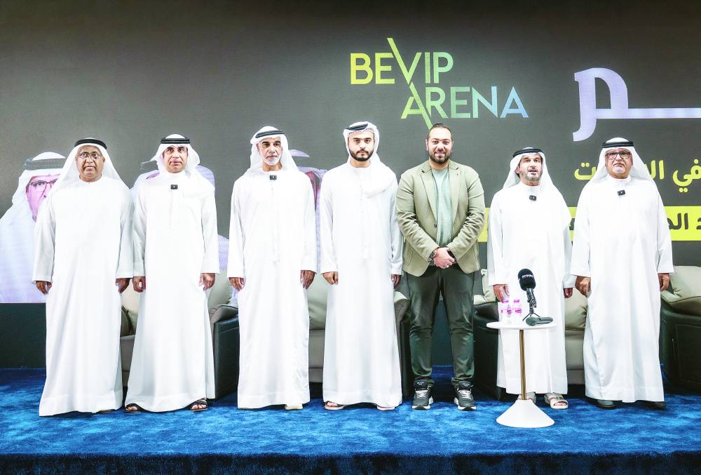 لقطة تذكارية للمدربين المكرمين