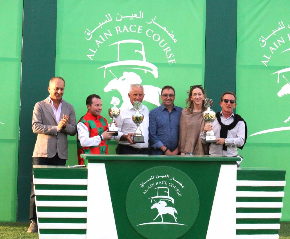 خلال تتويج الفائزين