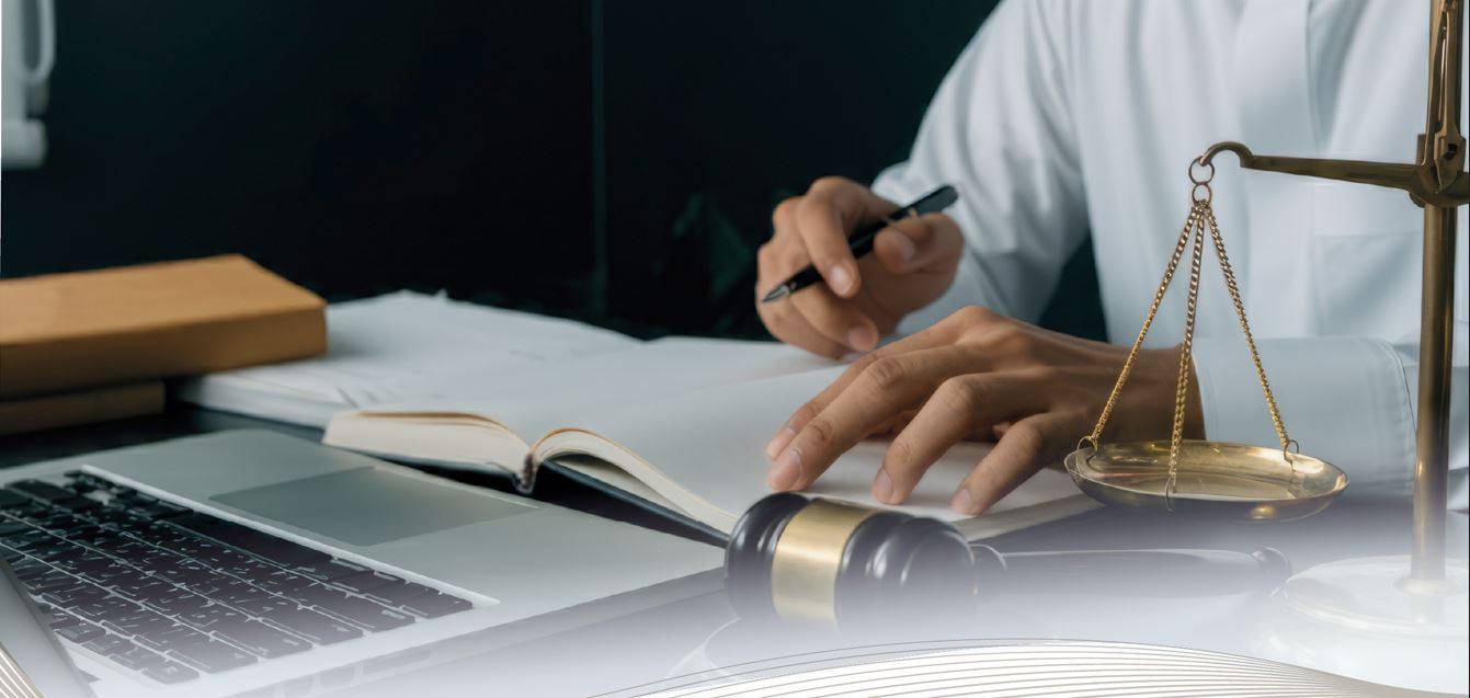 الإمارات.. اعتماد اللائحة التنفيذية لتنظيم مهنتي المحاماة والاستشارات القانونية