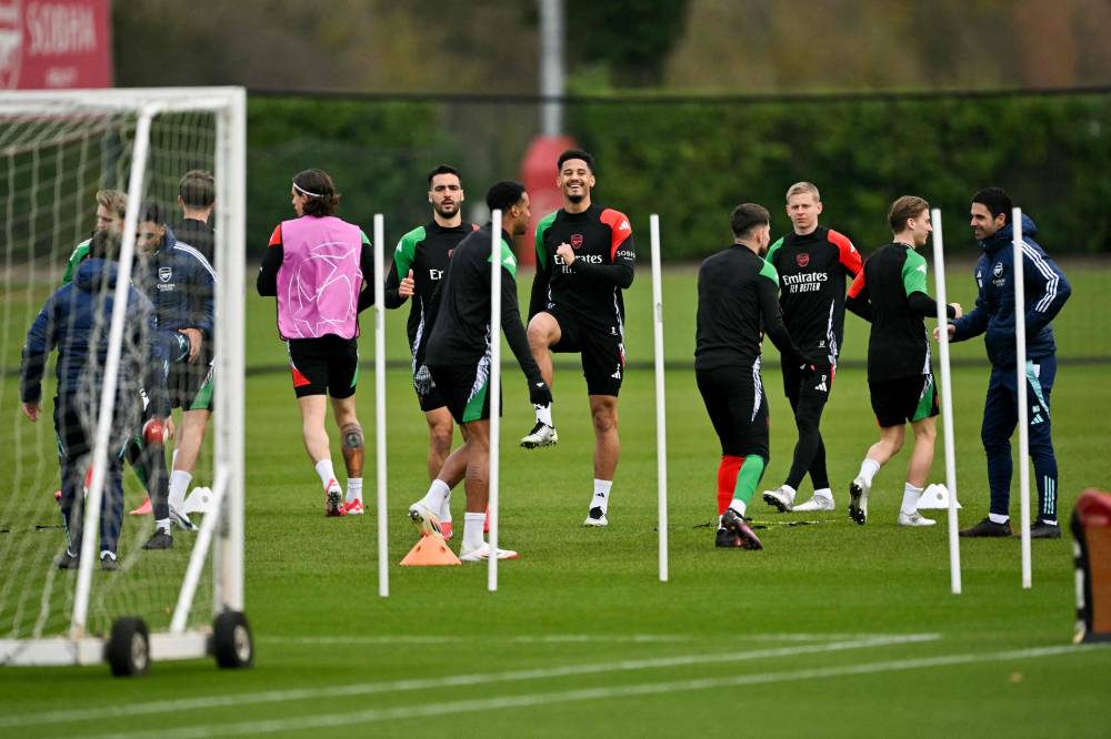 صليبا (وسط) في تمرينات أرسنال