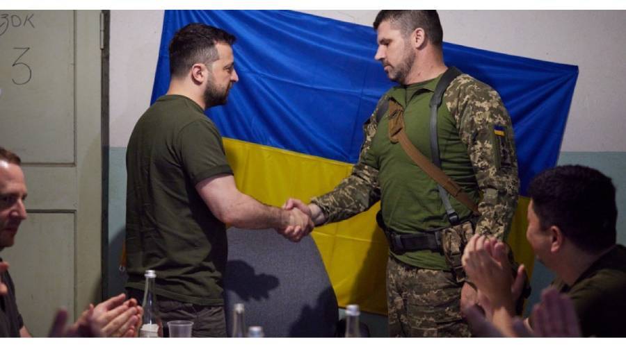 بالفيديو| زيلينسكي يعين أندريه هناتوف رئيساً لهيئة الأركان في أوكرانيا