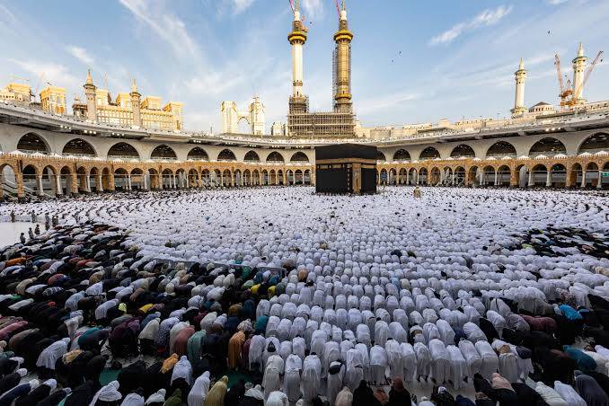 المسجد الحرام يستقبل 3.1 مليون زائر في 22 رمضان