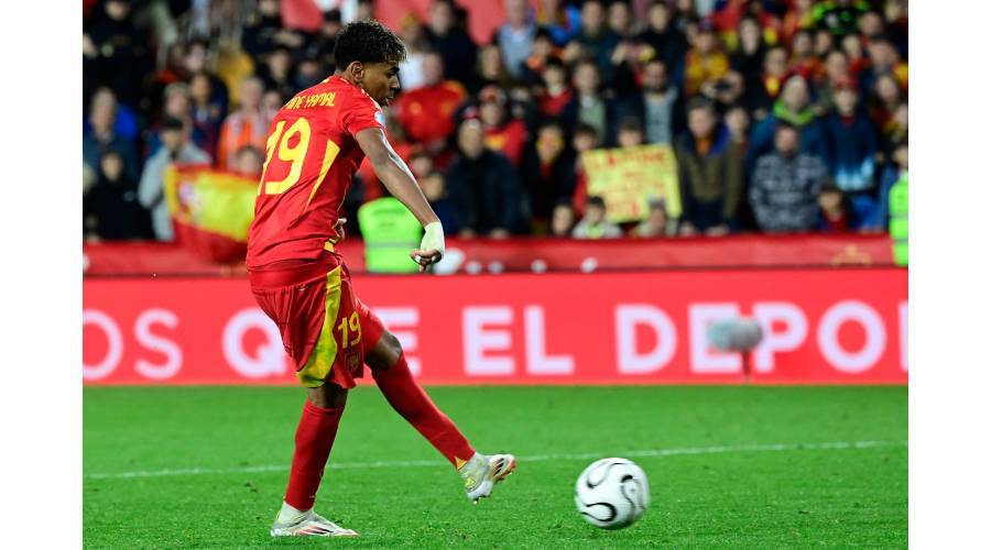 دوري الأمم الأوروبية.. لامين يامال ينضج في سن الـ 17