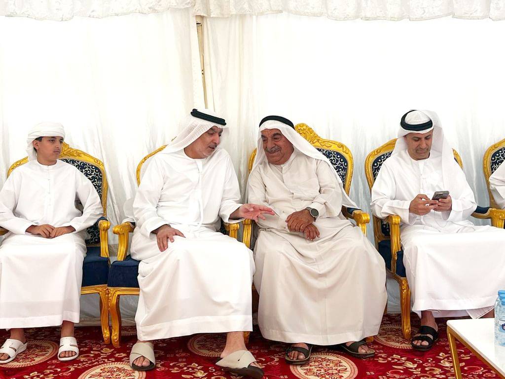أحمد بن صقر يعزي بوفاة عبدالرزاق العوضي