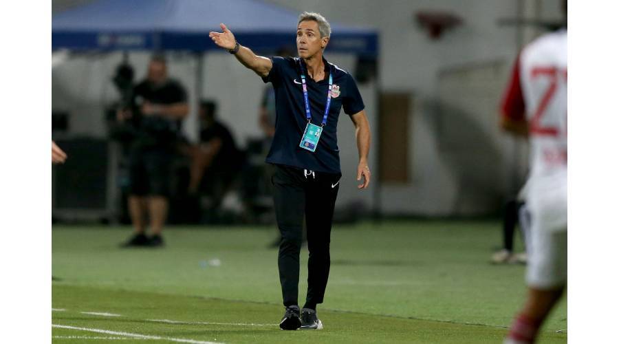 مباراة الشارقة وشباب الأهلي في دوري أدنوك للمحترفين الجولة 19   تصوير : (( هيثم الخاتم ))