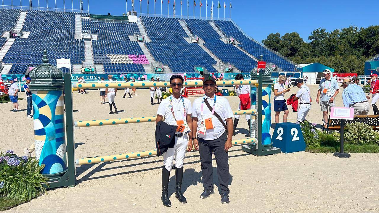 المرزوقي خلال اطلاعه على ميدان المنافسات