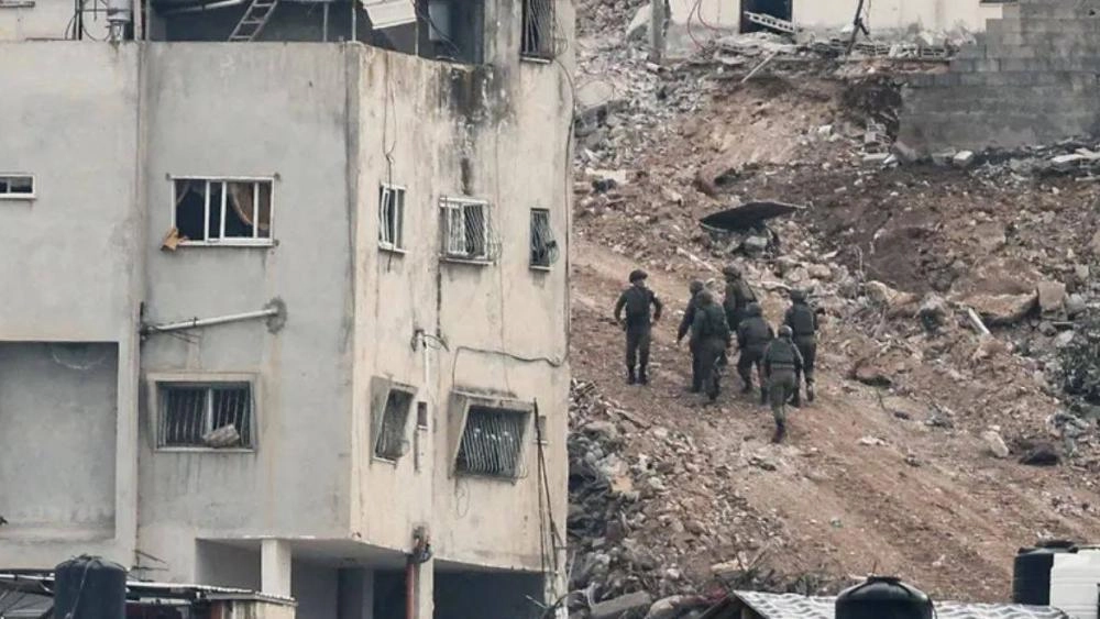 الجيش الإسرائيلي يقتحم نابلس ويكثف حملات الاعتقال بالضفة