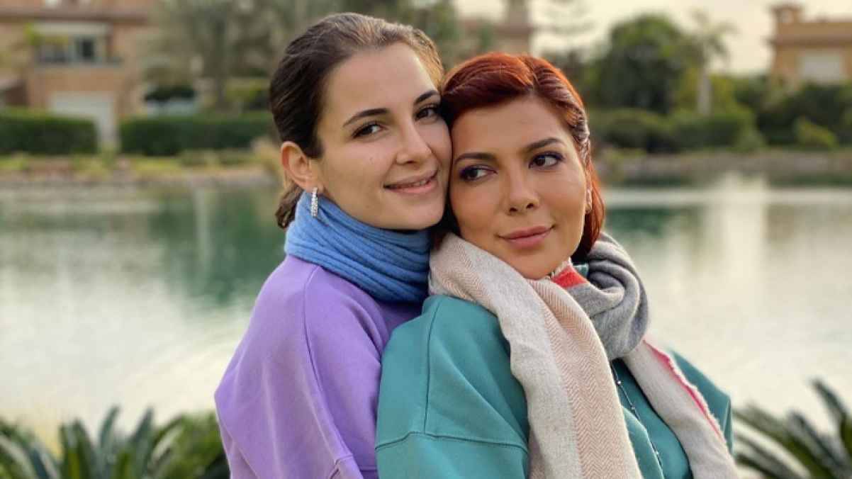 السلطات المصرية تغلق مركز تجميل شام الذهبي ابنة أصالة بالشمع الأحمر.. لهذا السبب