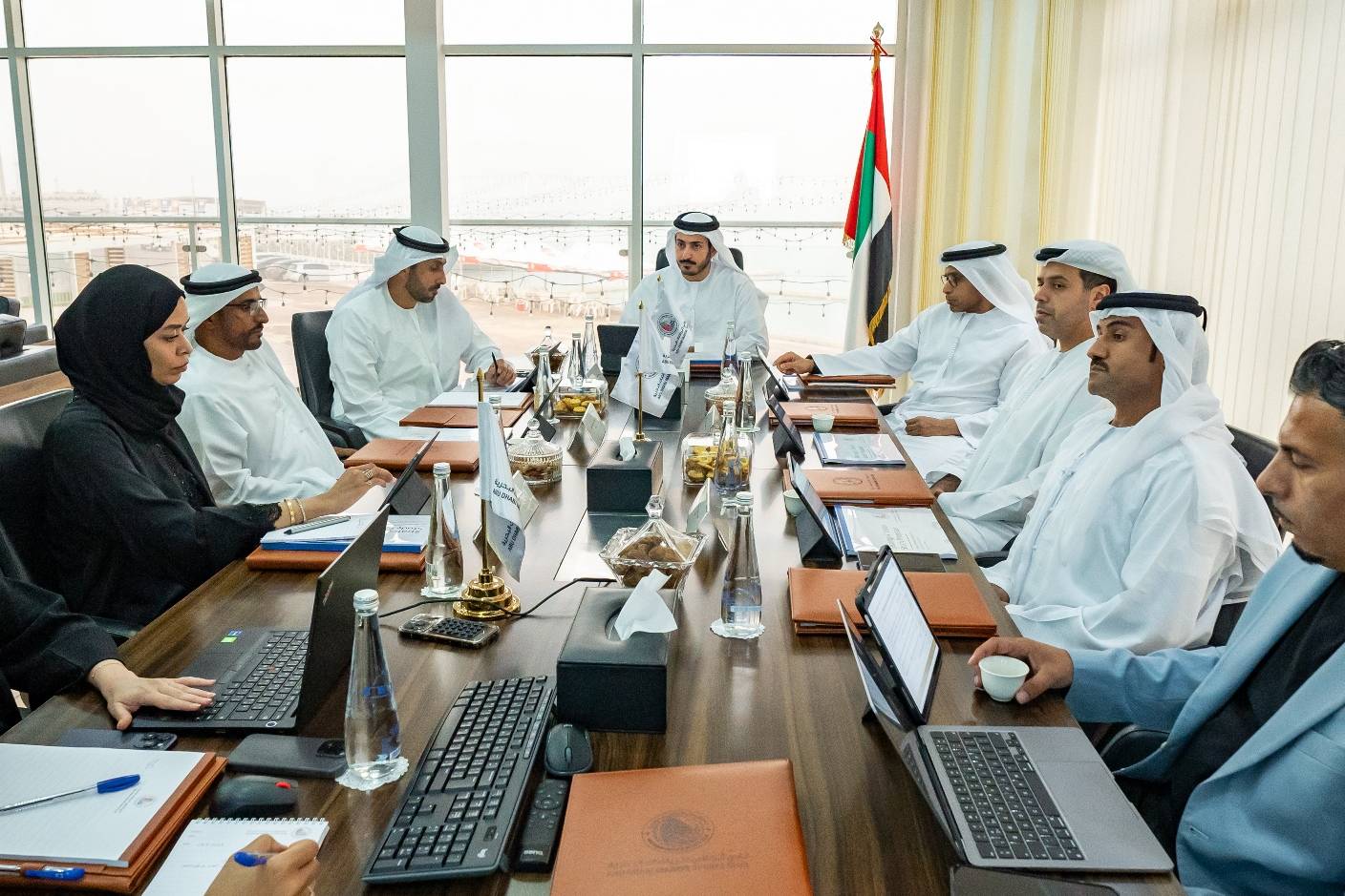 محمد بن سلطان يترأس الاجتماع