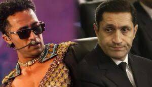 بعد إطلالة محمد رمضان المثيرة للجدل.. علاء مبارك يفتح النار على نجوم يتشبهون بالنساء