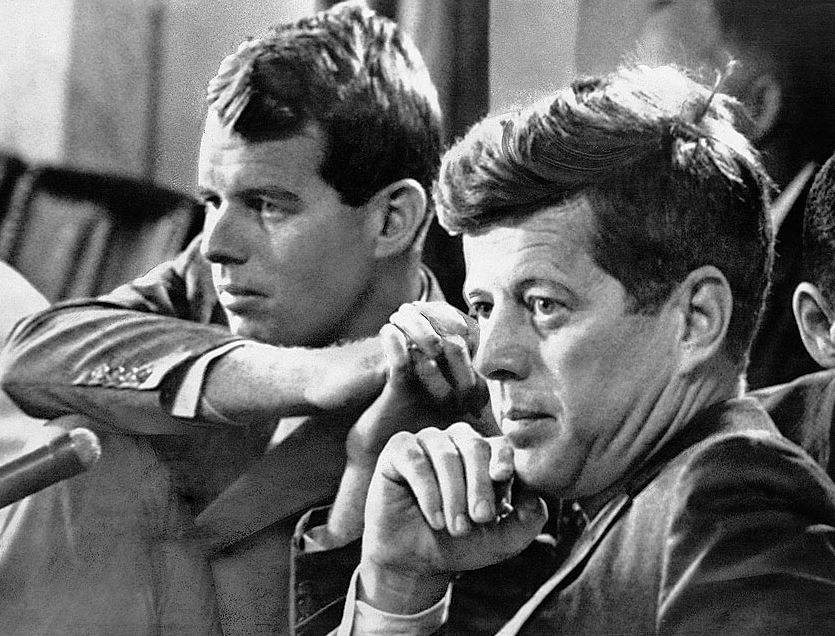 رفع السرية عن سجلات اغتيال شقيق كنيدي