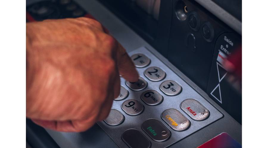 تعرف إلى مصير الحسابات المصرفية المشتركة بعد الوفاة أو الانفصال؟