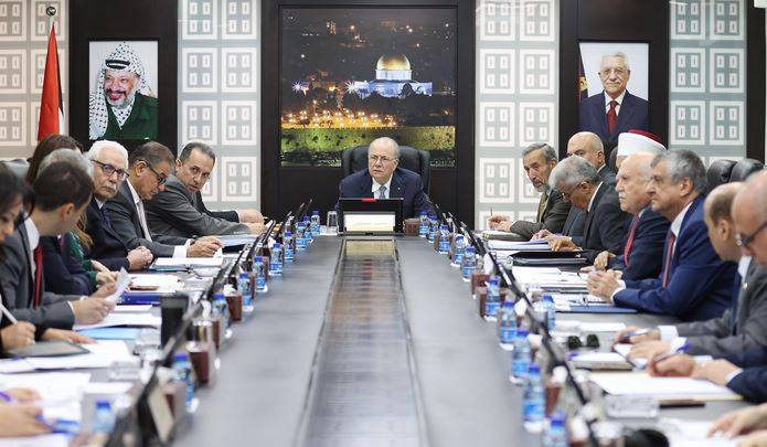 الحكومة الفلسطينية تطرح عطاءات لإنشاء مراكز إيواء مؤقتة للنازحين