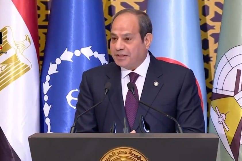 السيسي: لا ينبغي ترك لغة القرآن.. والجيل الجديد لا يتكلم العربية