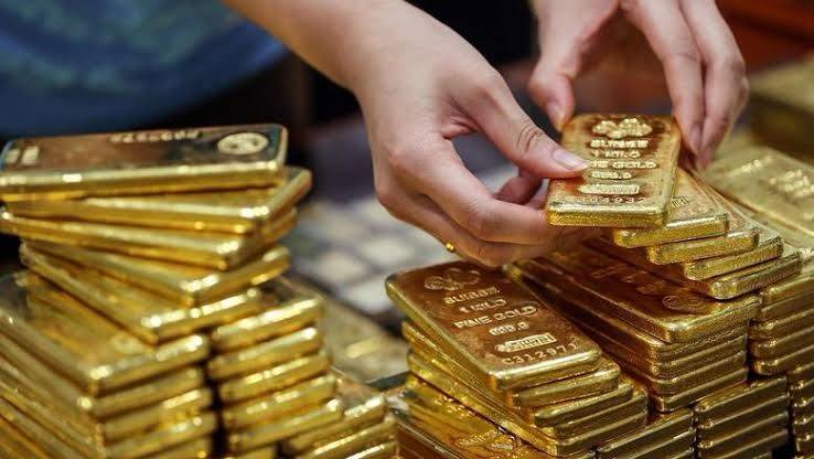 سعر عيار 21 يتراجع.. مشتريات المصريين من الذهب تنخفض في 2025