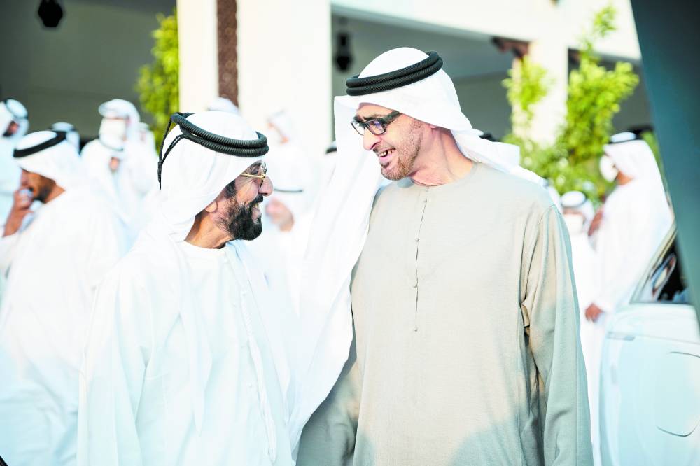 طحنون بن محمد.. رمز العطاء والإخلاص