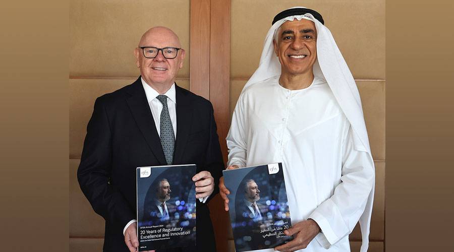 فاضل العلي و إيان جونستون