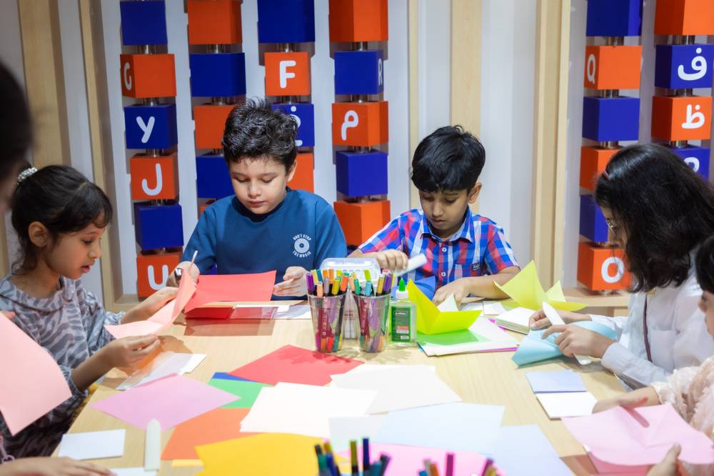 إحدى الورش المقدمة للأطفال 