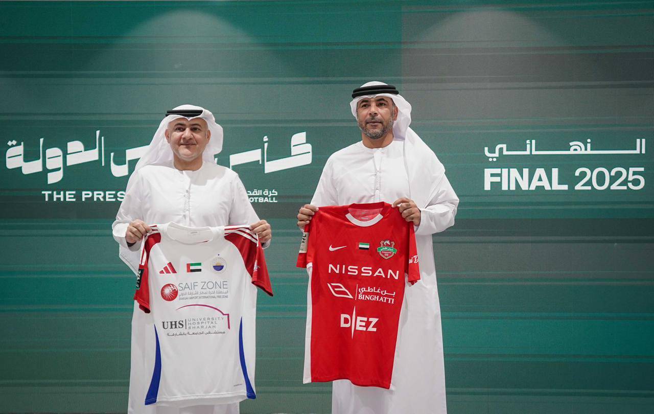إدارياً شباب الأهلي والشارقة يحملان قميصي الفريقين