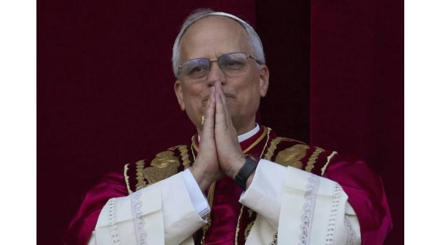 البابا ليو يحث الكرادلة على مواصلة «الإرث الثمين»