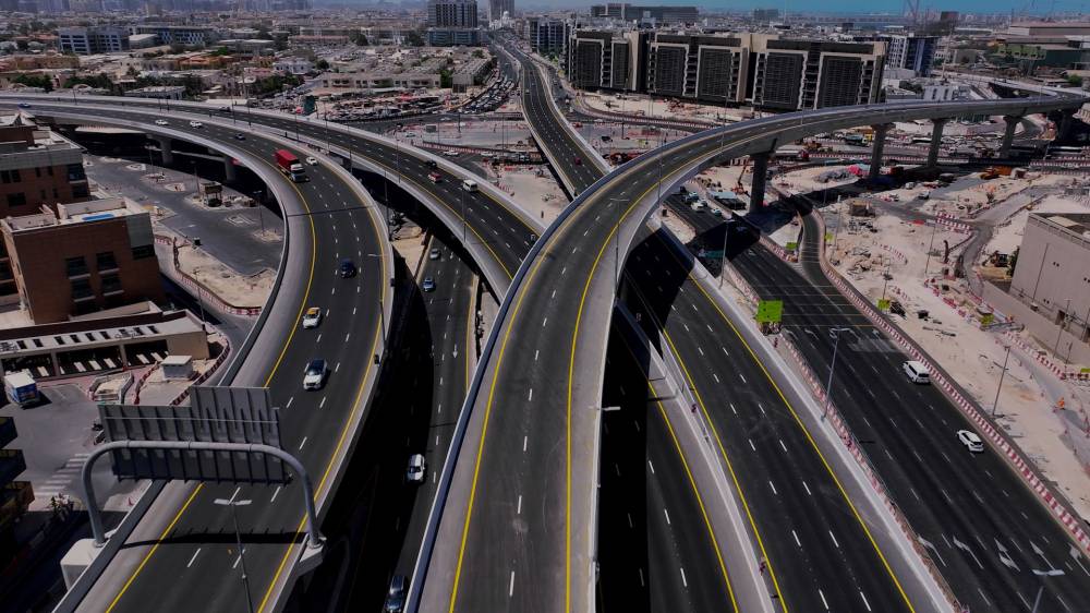 «طرق دبي» تفتتح جميع مراحل مشروع تطوير محور الشندغة من جهة بر دبي