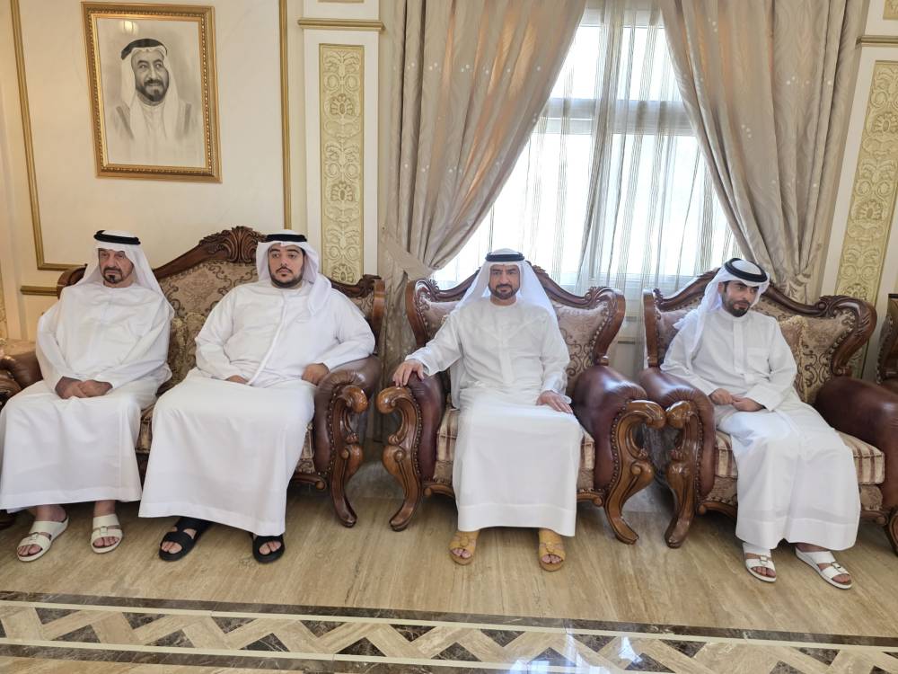 عبدالله بن سالم يعزي في وفاة حسن أحمد عبدالله الخيال