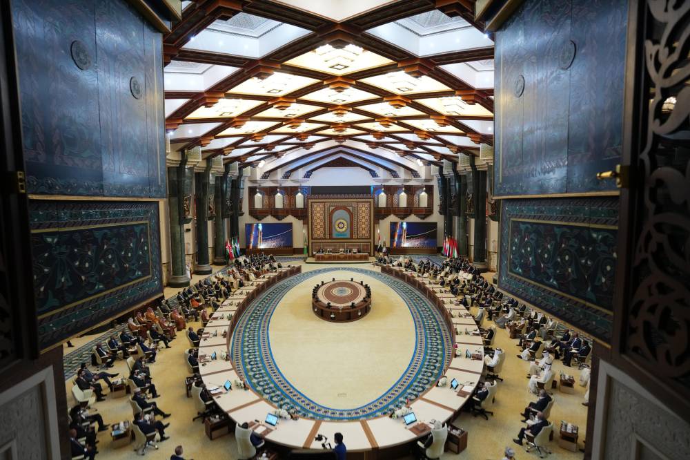 القمة التنموية الاقتصادية الاجتماعية تعتمد عدداً من الاستراتيجيات